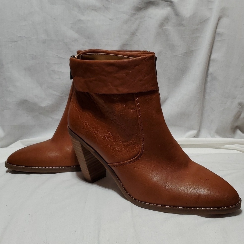 Lucky brand nycott leather cuffed heeled ankle bootie euc caramel brown